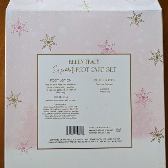 NEW Ellen Tracy Llama Cozy Socks & Winter Rose Foot Lotion - Picture 2 of 3
